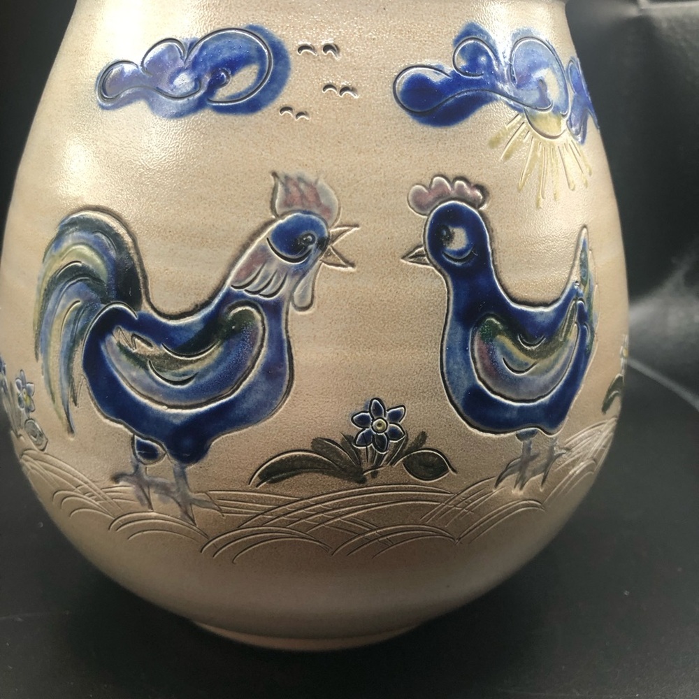 Henrichs Klauer Signed Salt Glazed Pottery Colbalt Blue Rooster Hen Pitcher - Picture 6 of 15